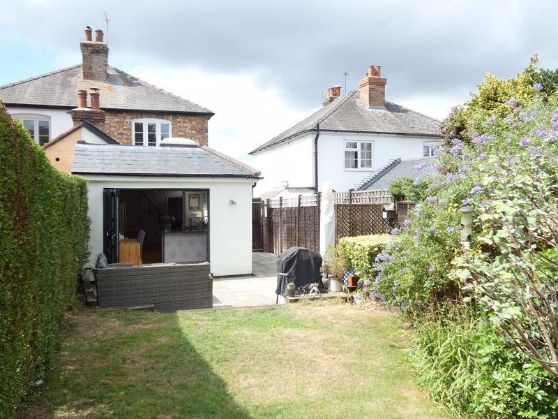Long Reach, West Horsley 2 bed semidetached house £599,950