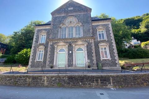 2 bedroom apartment to rent, Bangor, Gwynedd