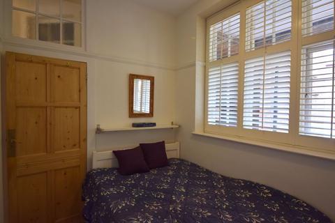 1 bedroom apartment to rent, Meadway, Hampstead Garden Suburb, NW11