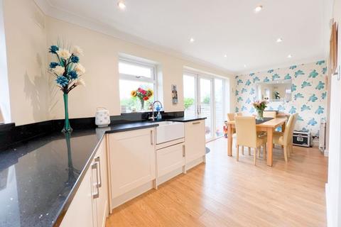 12 Aldridge Road, Streetly, Sutton Coldfield, B74 3TT