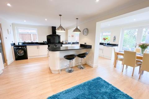 12 Aldridge Road, Streetly, Sutton Coldfield, B74 3TT