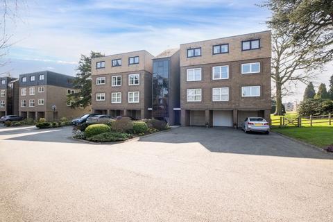 3 bedroom apartment for sale, Lakeside, Little Aston, B74 3BJ