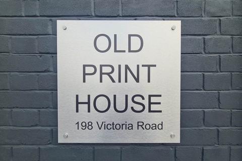 Studio for sale - Victoria Road , Romford ,