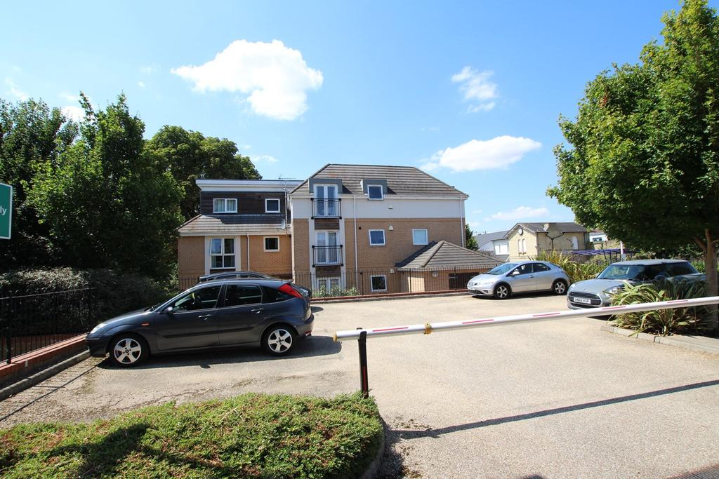 Mallard Court, Baldock, SG7 2 bed apartment £290,000