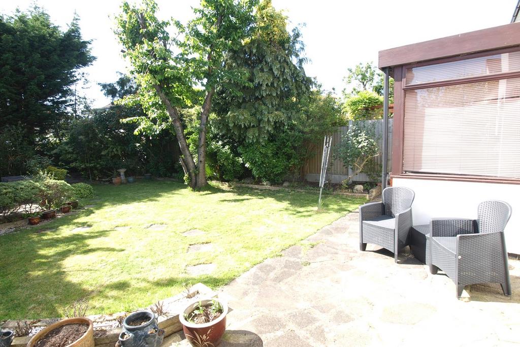 Pickhurst Lane, West Wickham, BR4 4 bed detached house for sale £800,000