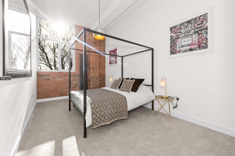 Flat 8a, Breton House, Old Bedford Road, Luton 2 bed apartment £289,000