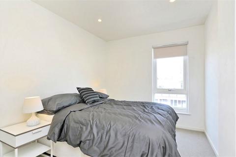 3 bedroom flat to rent - Central Street, St Lukes, London, EC1V