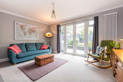 3 bedroom terraced house to rent, Foxborough Gardens  Crofton Park