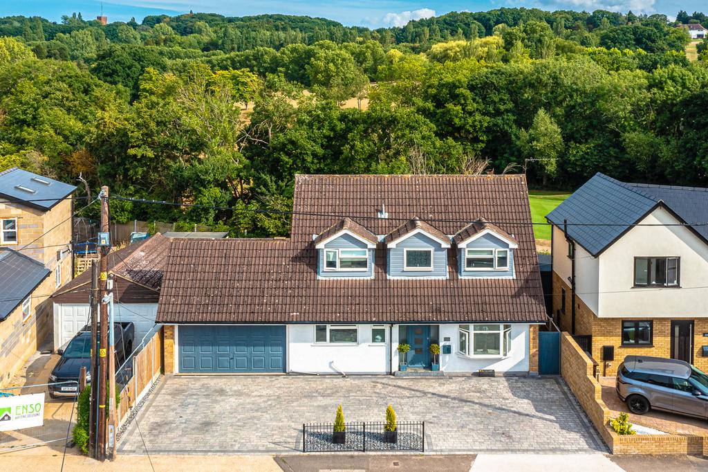 Thundersley Park Road, Benfleet, SS7 4 bed detached house for sale £