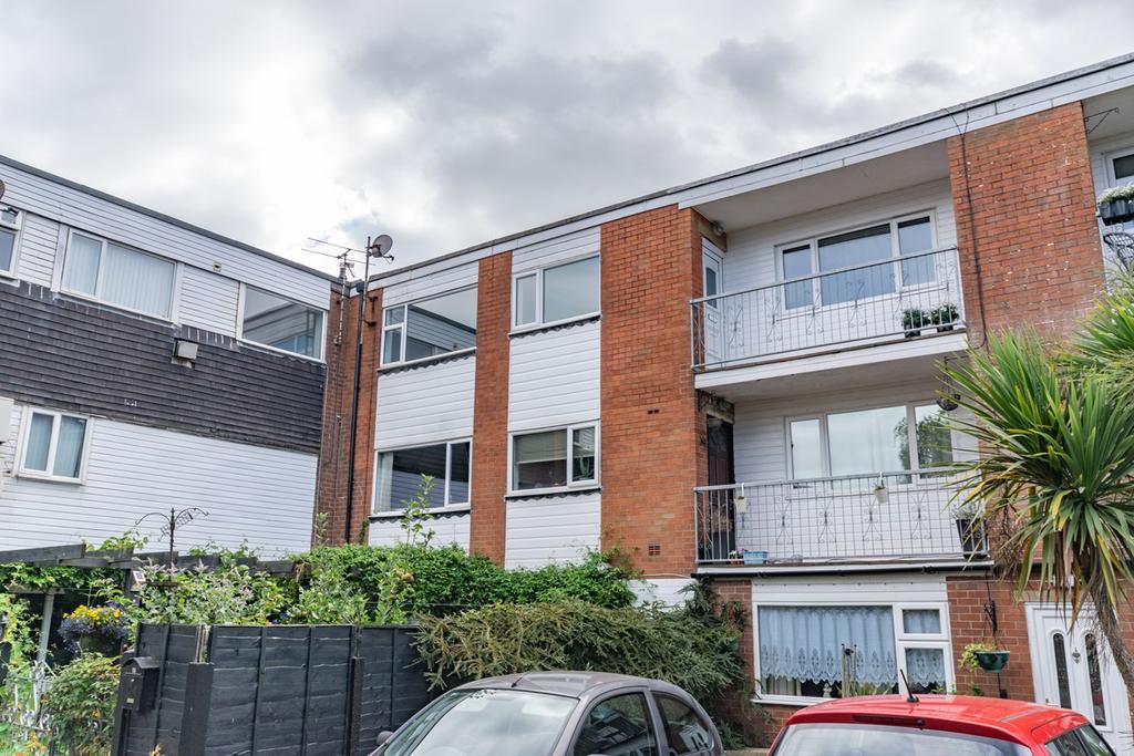 Bridge Court, Saltcotes Road... 2 bed apartment £650 pcm (£150 pw)