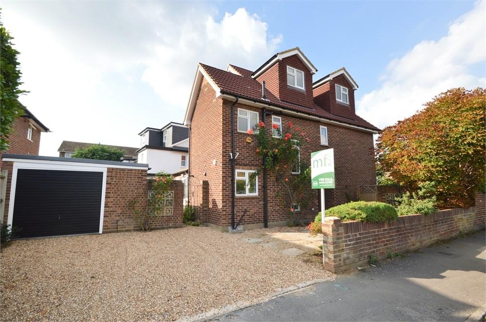 Albany Road, Hersham, WALTONONTHAMES, KT12 5 bed detached house £