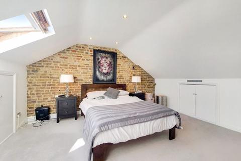 32a Westbury Lane, Buckhurst Hill, IG9 5PL