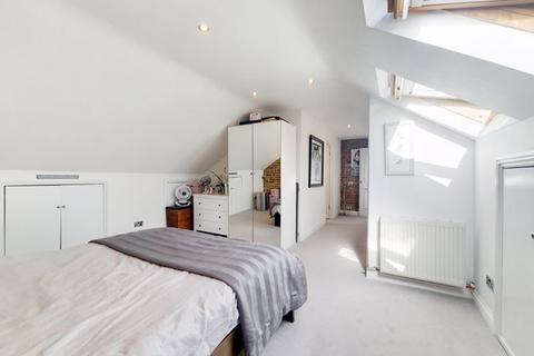 32a Westbury Lane, Buckhurst Hill, IG9 5PL