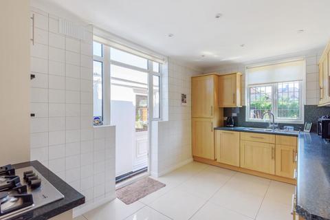 21 Cherry Walk, Bromley, BR2 7LT