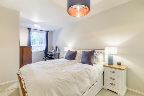 49 Willow Tree Close, London, SW18 3EL