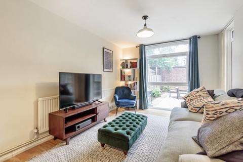 49 Willow Tree Close, London, SW18 3EL