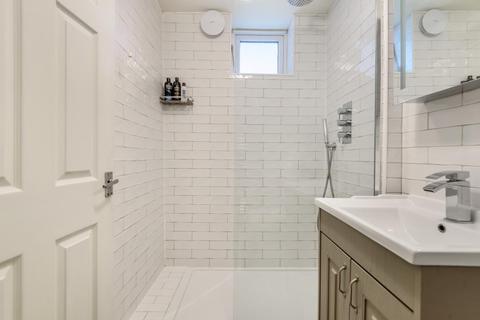 49 Willow Tree Close, London, SW18 3EL