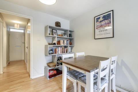 49 Willow Tree Close, London, SW18 3EL