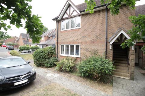 32 Bluegates, Ewell, Epsom, KT17 2SA
