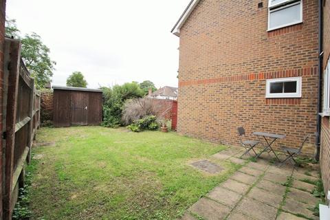32 Bluegates, Ewell, Epsom, KT17 2SA