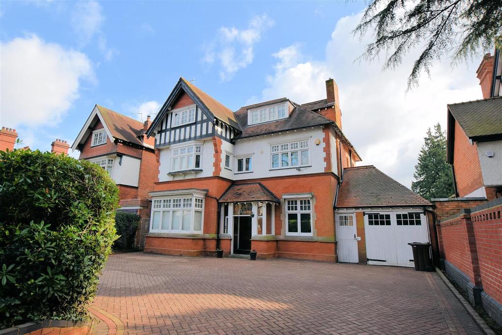 St Bernards Road, Solihull 7 bed detached house £2,600 pcm (£600 pw)