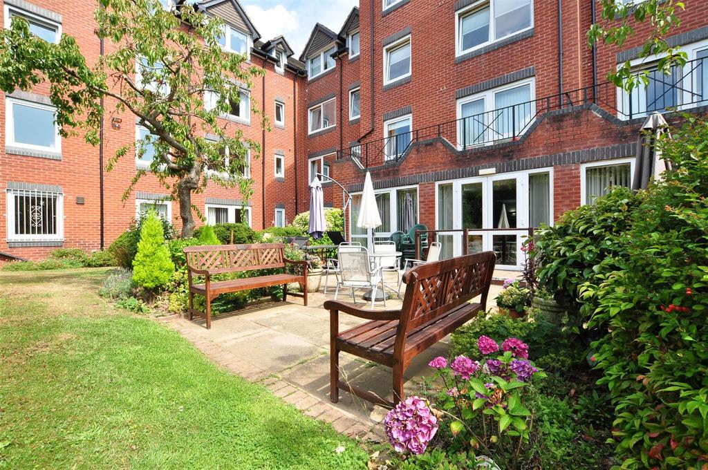 Blackberry Lane, Halesowen 1 bed flat £120,000