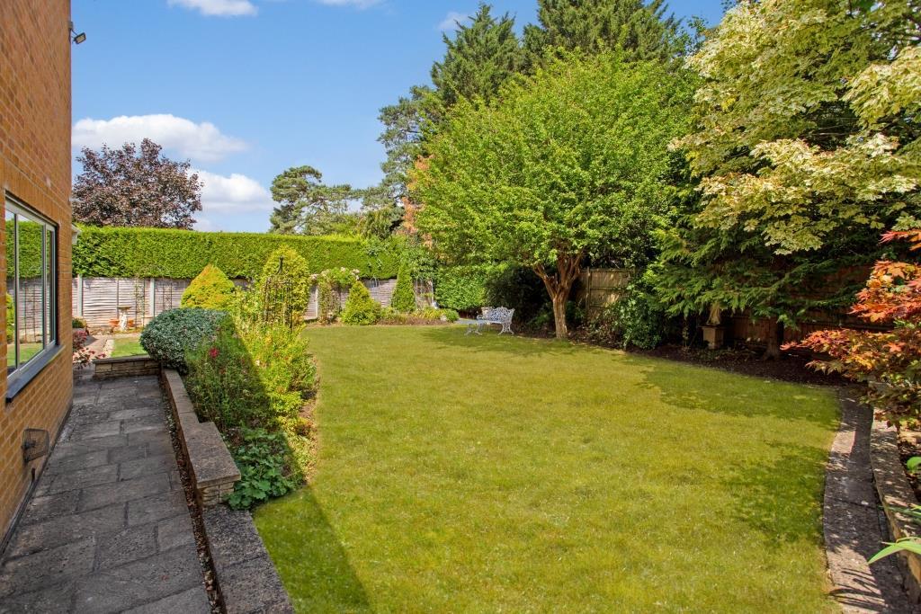 5 Culross Close 303265 -  (21).jpg