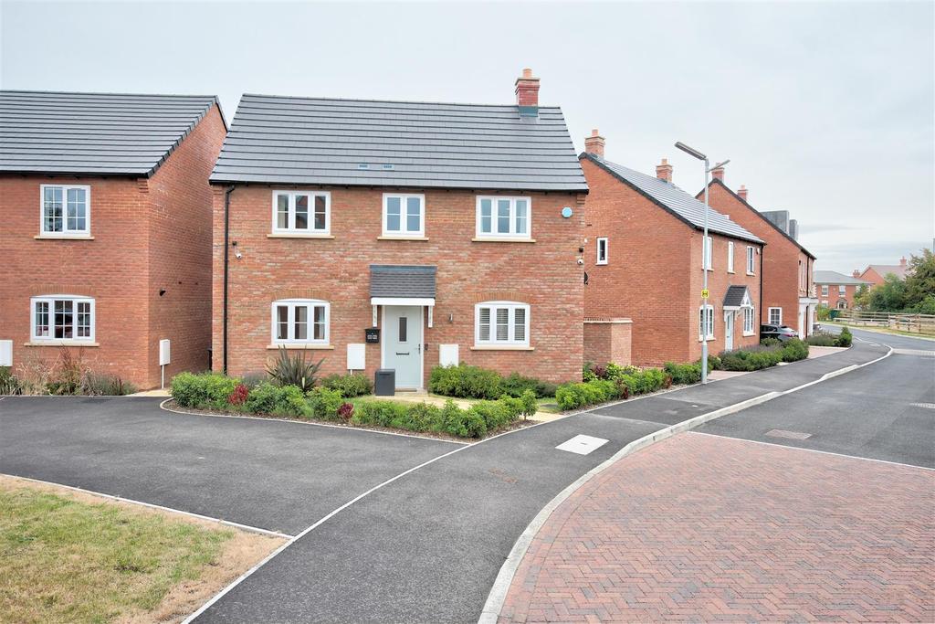 Kemp Drive, Husbands Bosworth, Lutterworth 3 bed detached house £325,000