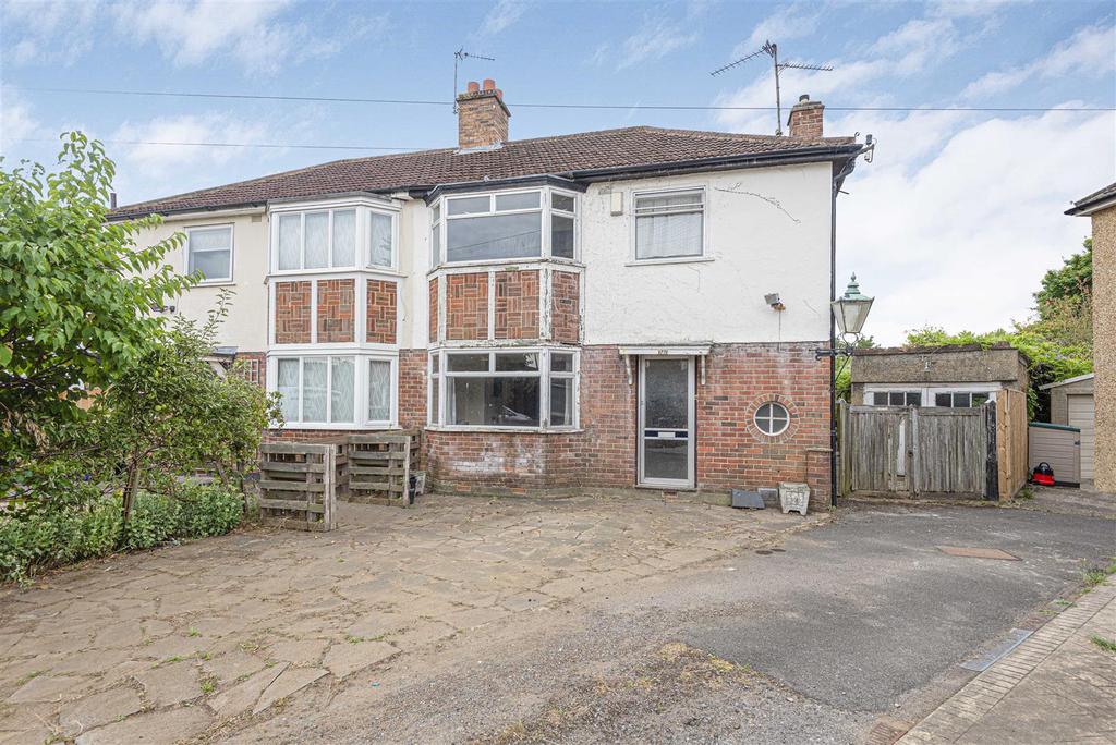 Chiltern Road, Caversham, Reading 3 bed semidetached house £475,000