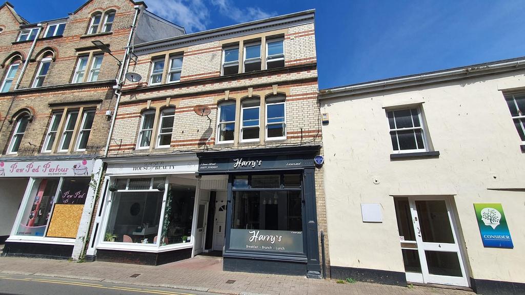 3 Bear Street, Barnstaple 1 bed flat £575 pcm (£133 pw)