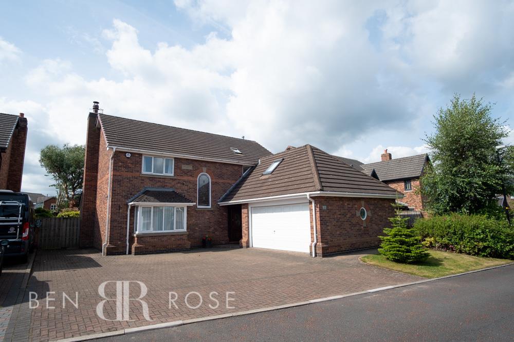 Redhill Grove, Chorley 5 bed detached house £524,995