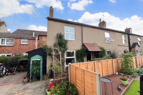 2 Austins Yard, Earls Barton, Northampton, NN6 0JL