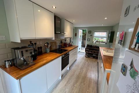 2 Austins Yard, Earls Barton, Northampton, NN6 0JL