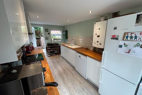 2 Austins Yard, Earls Barton, Northampton, NN6 0JL