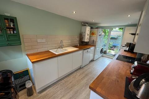 2 Austins Yard, Earls Barton, Northampton, NN6 0JL