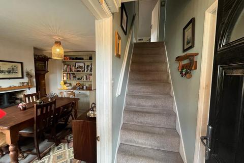 2 Austins Yard, Earls Barton, Northampton, NN6 0JL