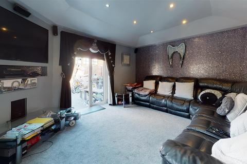 4 bedroom end of terrace house for sale - Norwood Gardens, Ashford