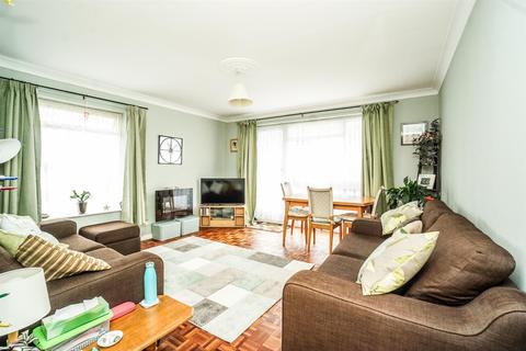 2 bedroom flat for sale - Gresham Way, St. Leonards-On-Sea