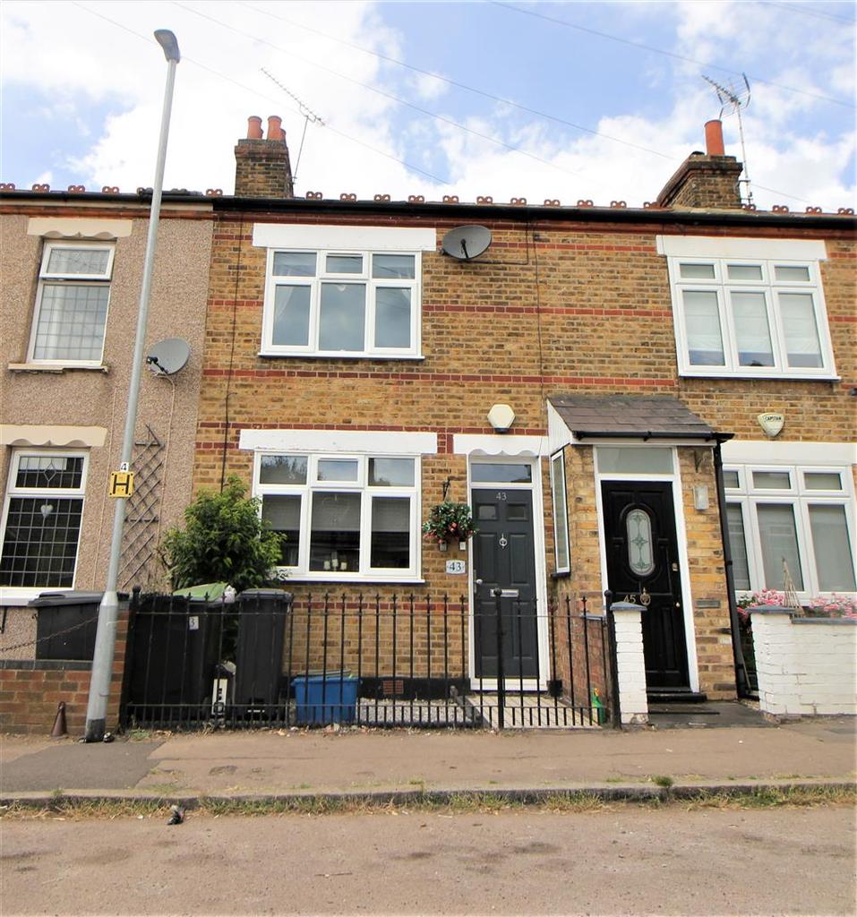 Rounton Road, Waltham Abbey 2 bed terraced house £360,000