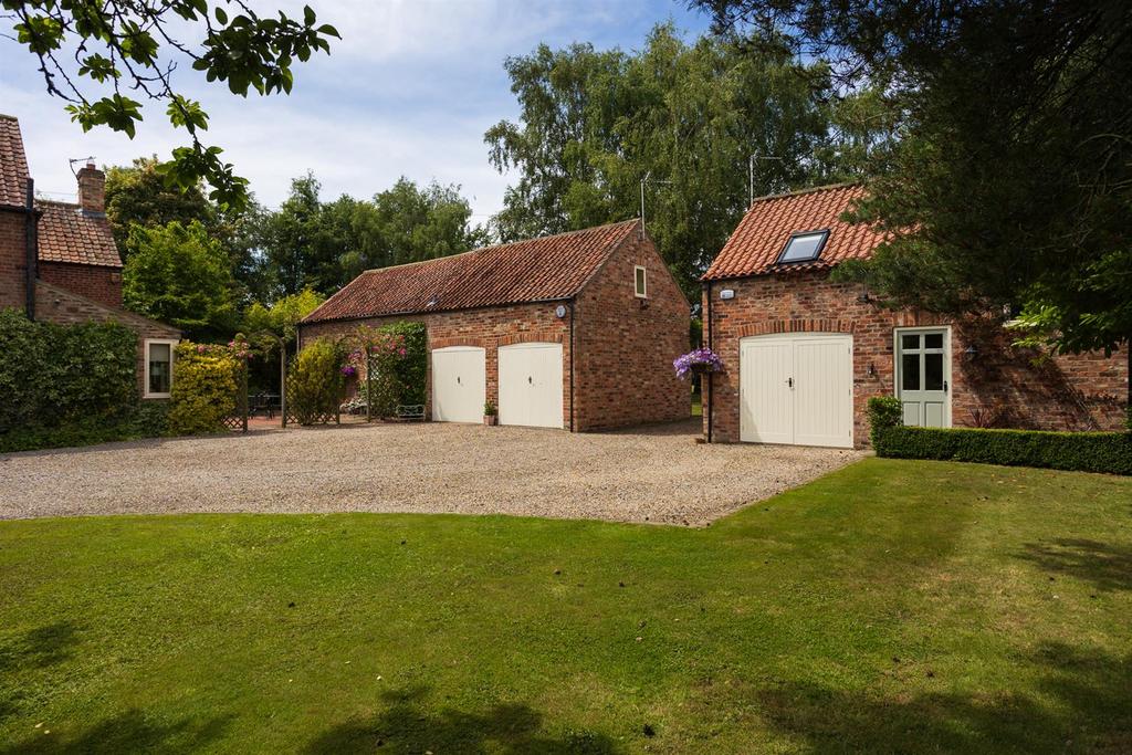 Cottage, Garaging &amp; Office