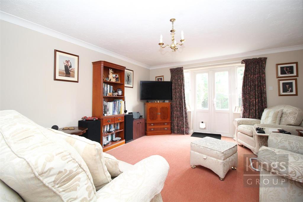 Ashworth Place, Harlow 2 bed house £350,000
