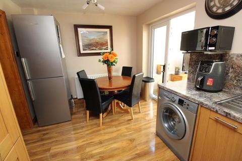 3 bedroom end of terrace house for sale - New Fosseway Road, Hengrove, Bristol
