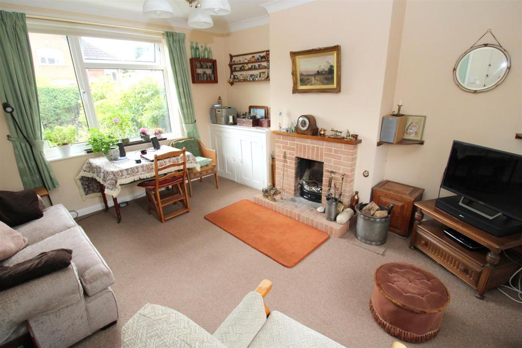 Lingwood Close, Danbury 3 bed semidetached house £450,000
