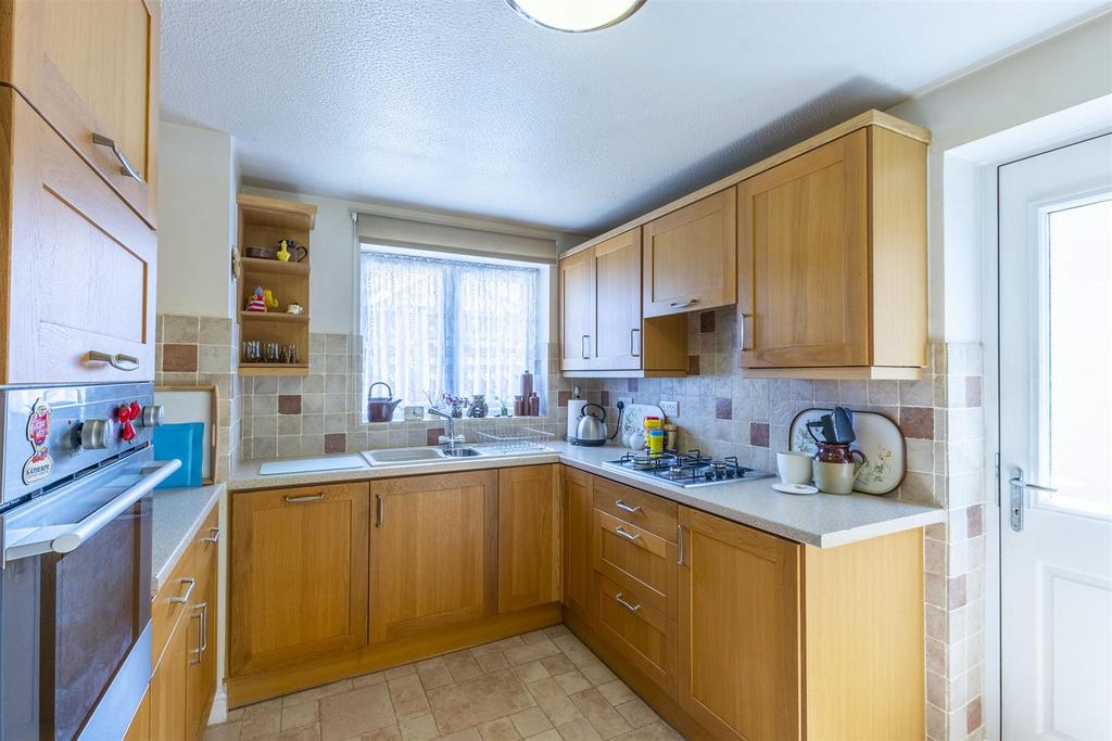 Kitchen (1)-HDR copy.jpg