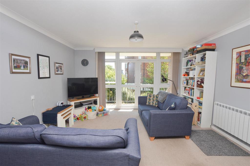 Upperton Road, Eastbourne 2 bed flat £229,950
