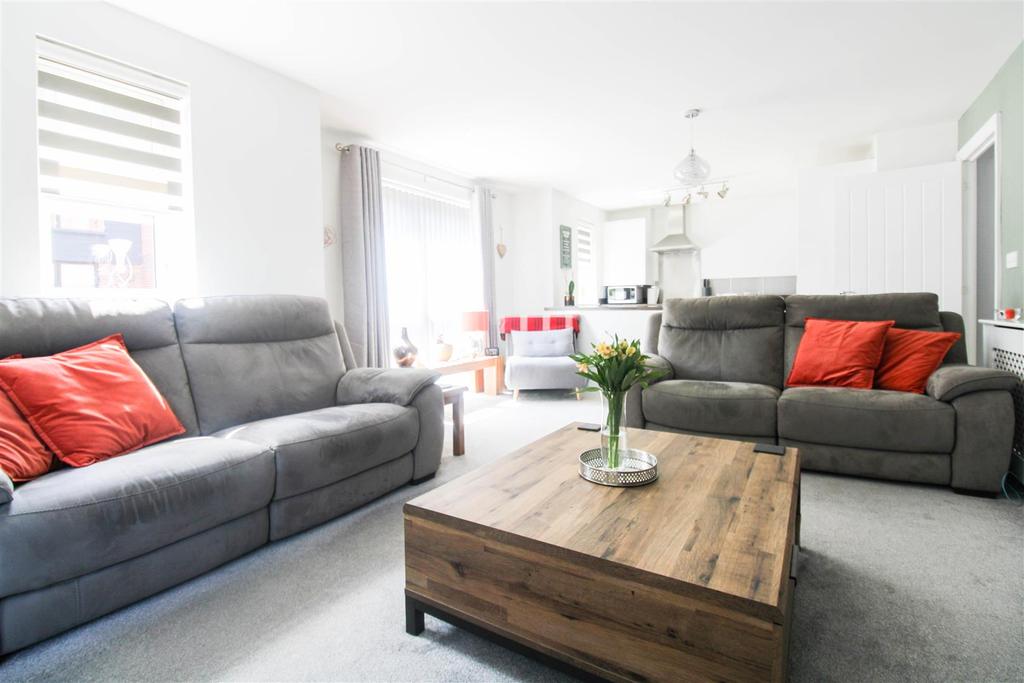 Bannister Way, Leybourne, West Malling 2 bed apartment for sale £280,000