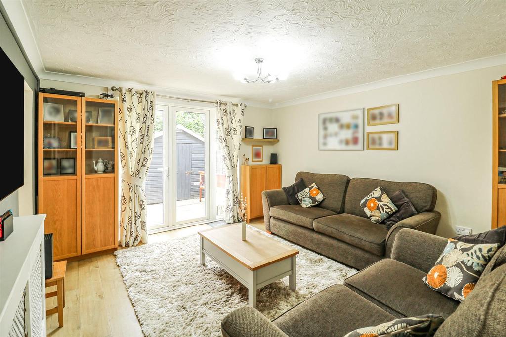 Moorfield, Harlow 3 bed terraced house for sale £300,000