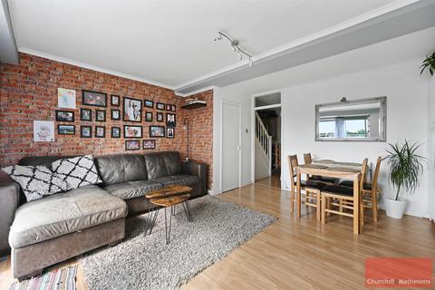 26 Ellerslie Gardens, London, NW10 3TB