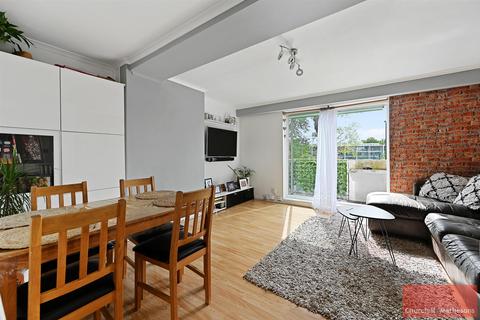 26 Ellerslie Gardens, London, NW10 3TB