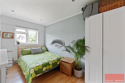 26 Ellerslie Gardens, London, NW10 3TB